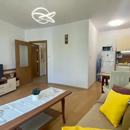Bratanov Yassen Vilage Apartment *