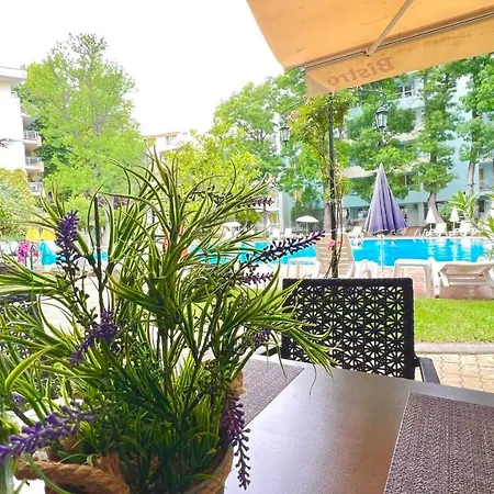 Bratanov Yassen Vilage Apartment